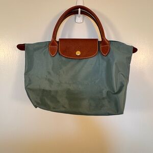 Elegant Green Tote Bag with Brown Accents